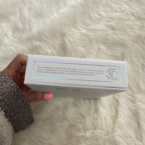 BAKEL advanced clean beauty JALU-3D
INSTANT 3D-TREATMENT - Picture 8 of 8